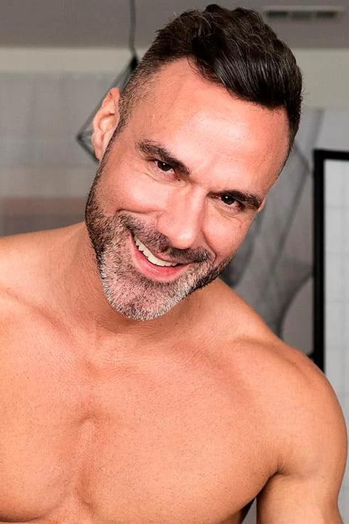Manuel Skye – Gay VR Porn Performer #6